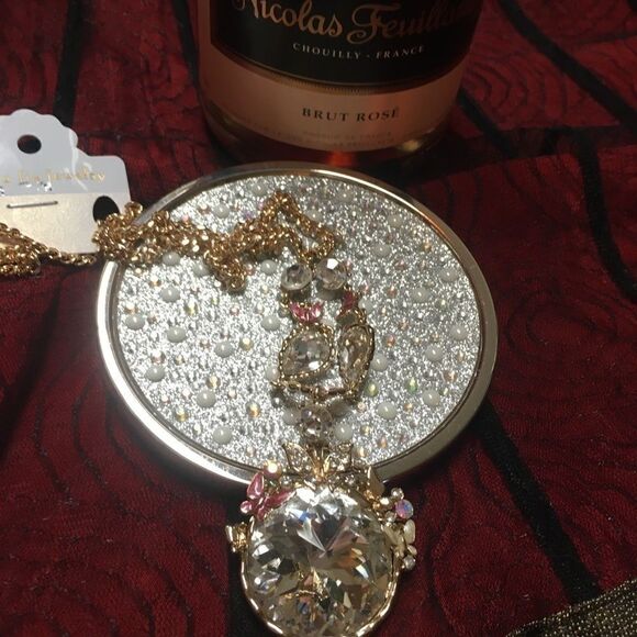 Necklace Large Orb Crystals Butterflies NWT - Picture 4 of 5